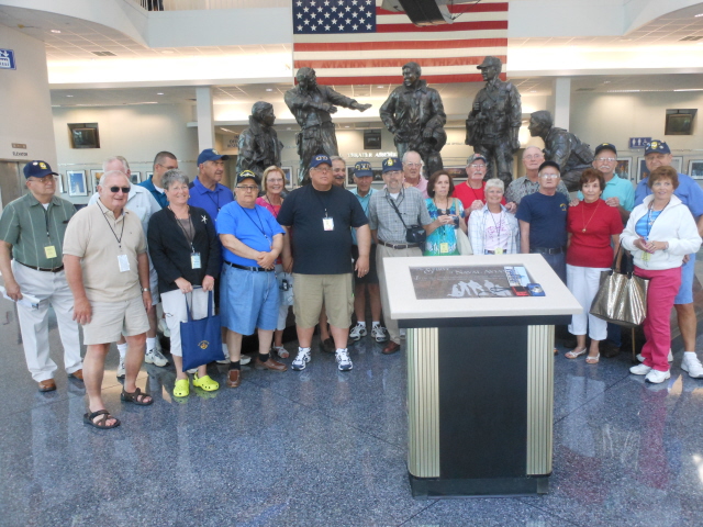 Group photo in the National Naval Aviation Museum